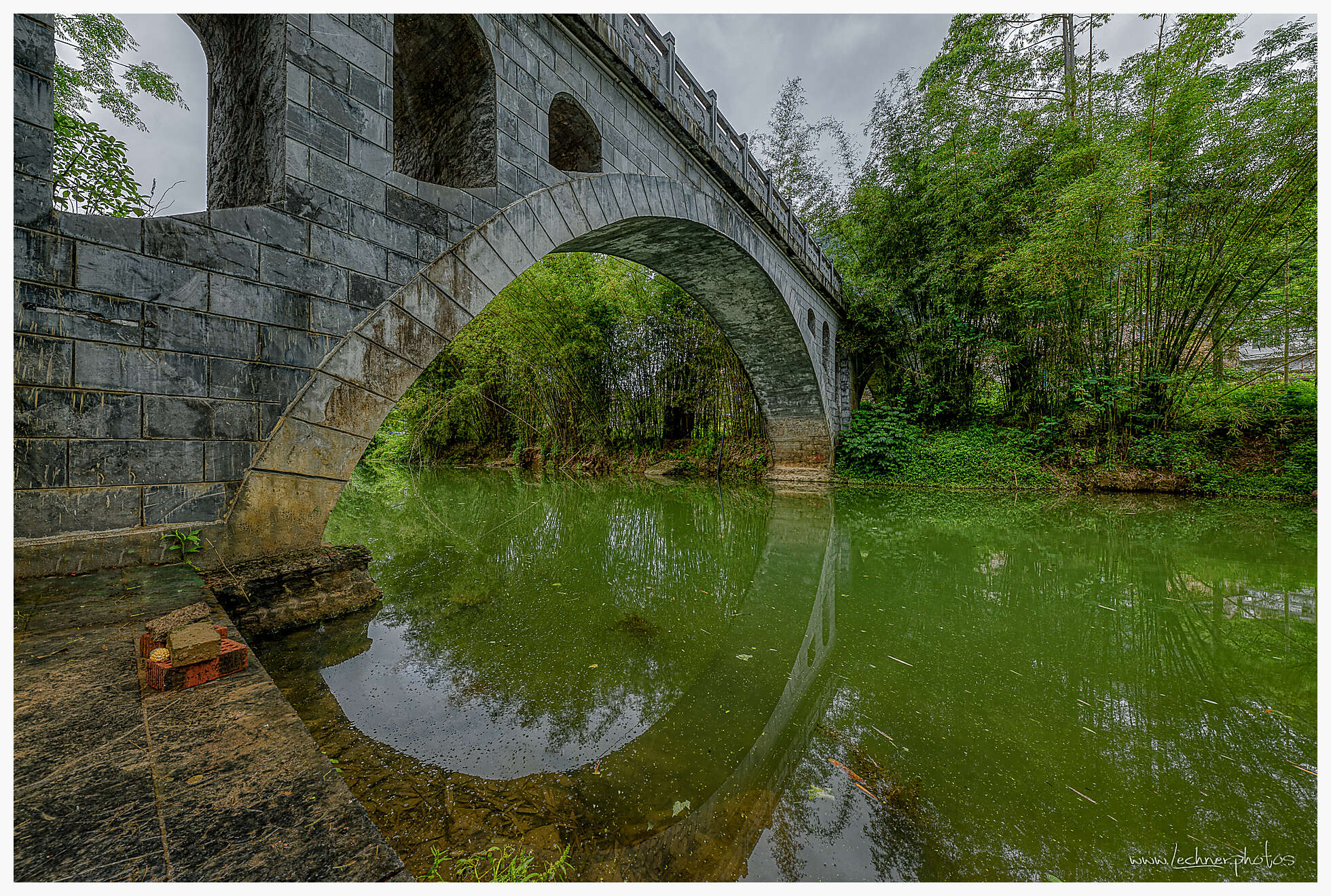 bridge in Huangyao ancient village