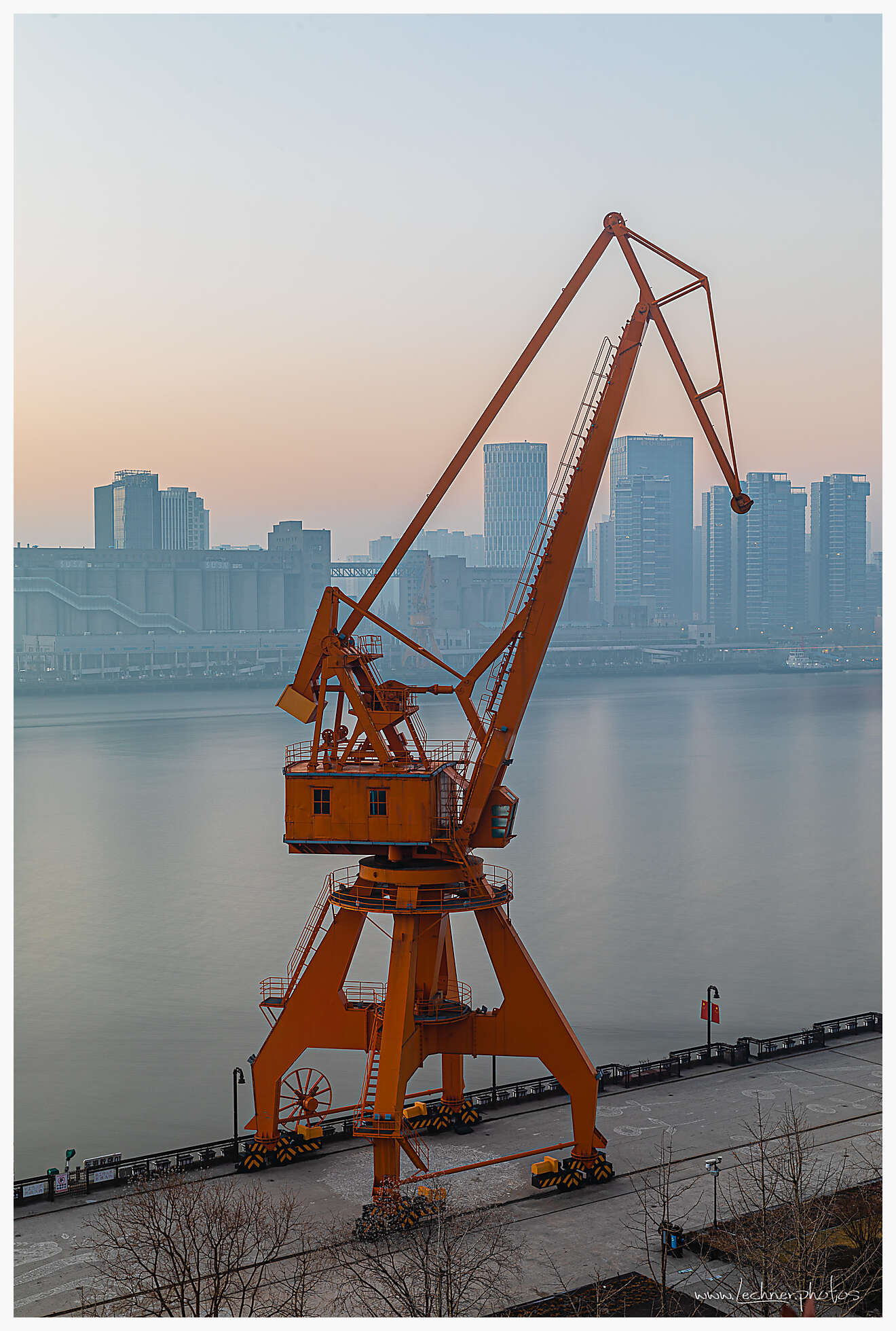 Cranes near Yangpu bridge