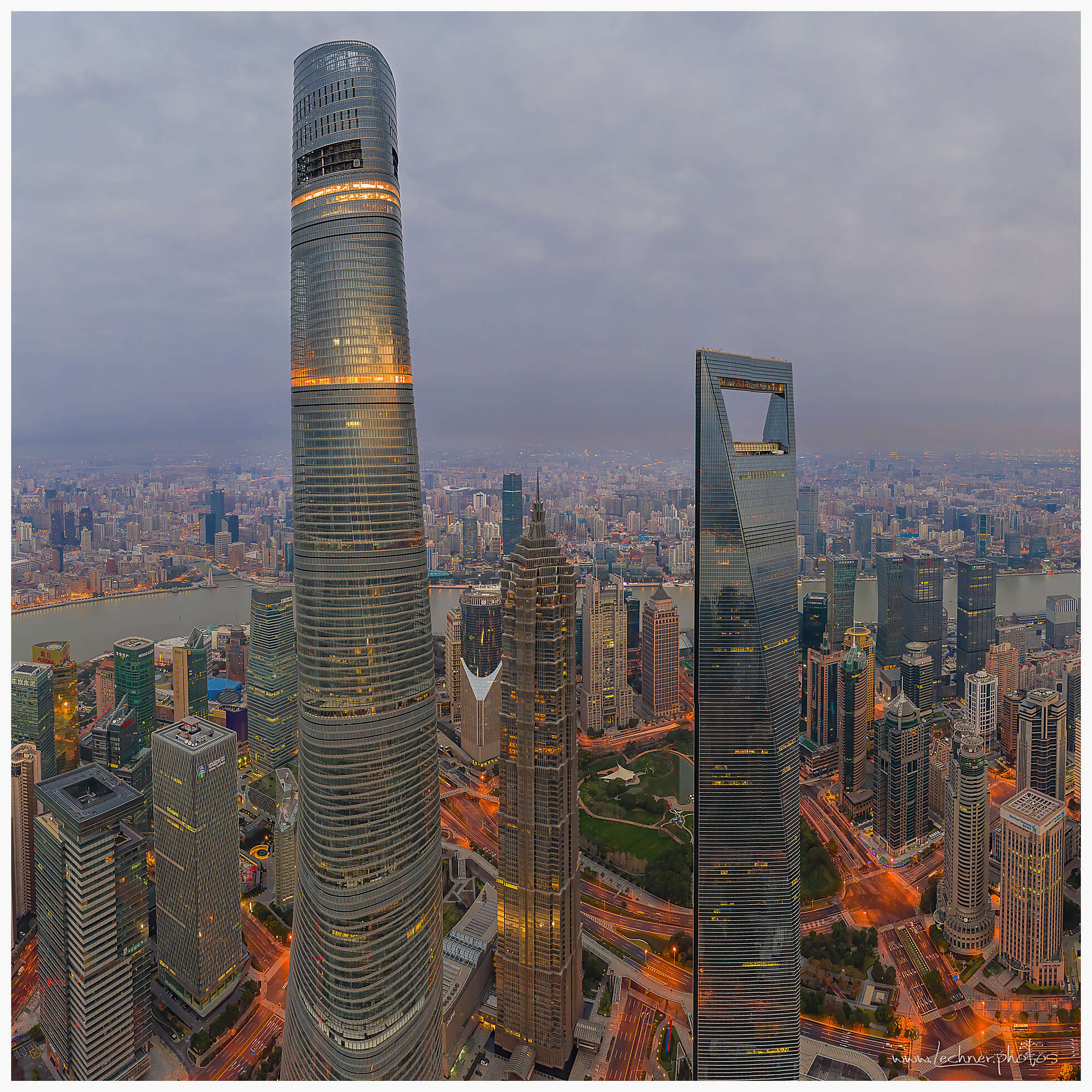 20210216 morning square Bearbeitet - Shanghai Skyline