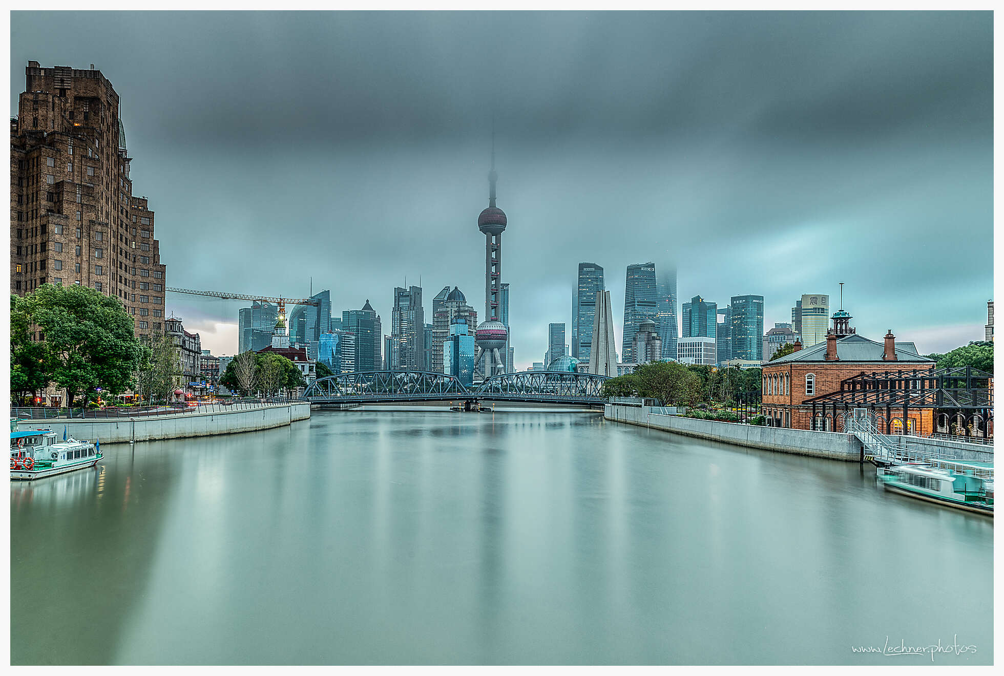 20211010 05 56 26  49A5511 AuroraHDR edit - Shanghai Skyline