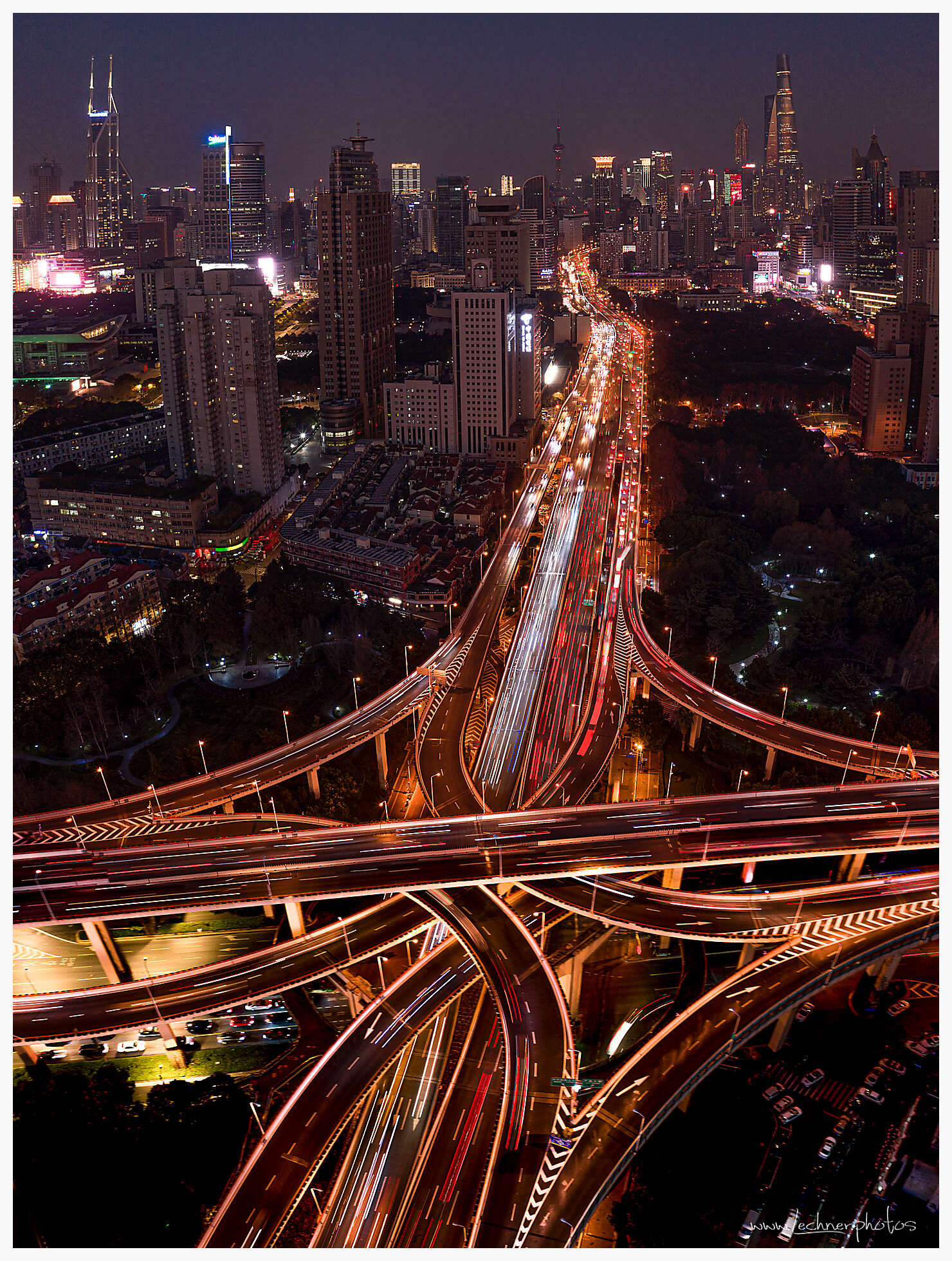 9 Dragon Pillar Intersection